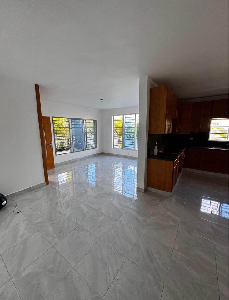 se alquila hermosa casa ubicada en el residencial los caraballo - Foto 2