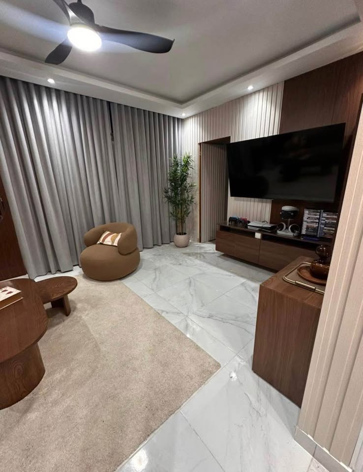 hermosa casa de 3 niveles en residencial las colinas town house higüey - Foto 3