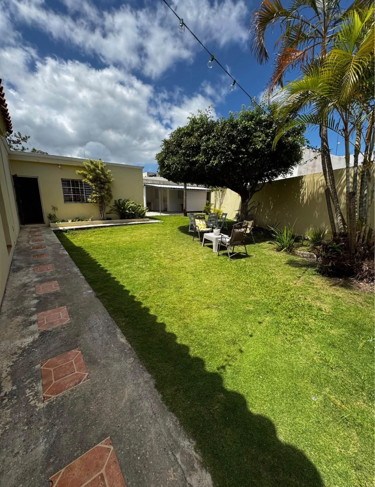 se vende preciosa casa ubicada en el residencial monte santa maria higuey - Foto 1