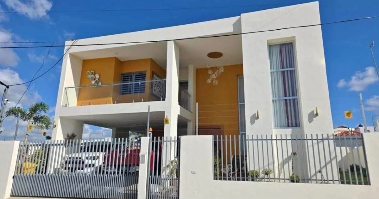 haz realidad el sueño de vivir en una casa exclusiva en residencial anamelia higüey