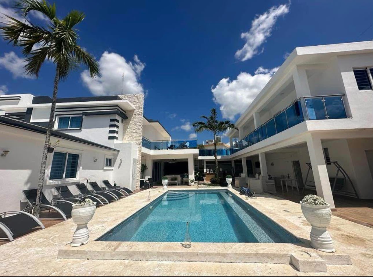 espectacular villa de lujo en residencial luisa perla higüey - Foto 1