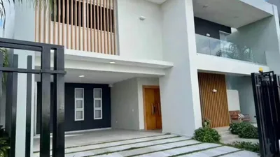 Vista principal de espectacular casa ubicada en el exclusivo residencial anamelia higuey