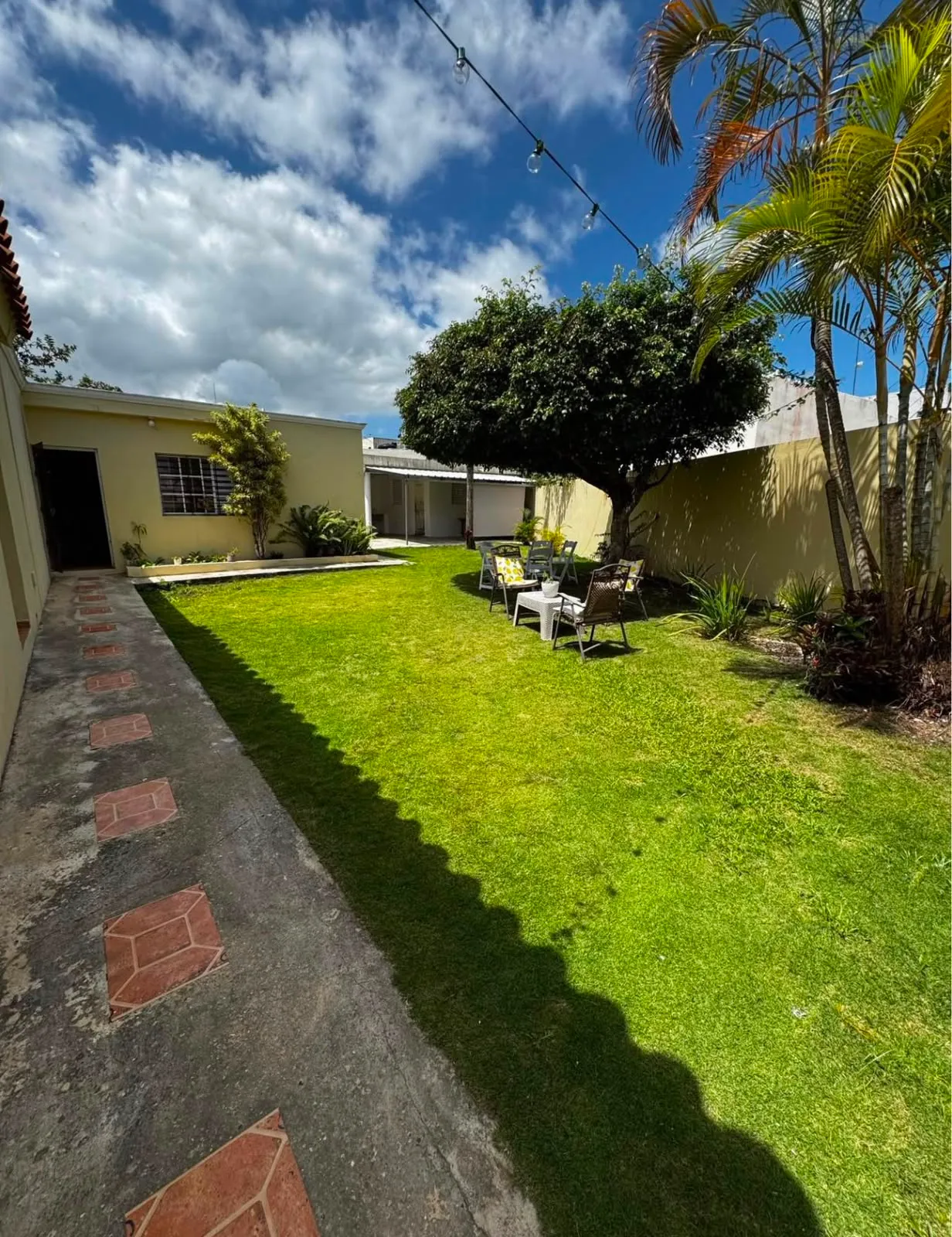 Vista principal de se vende preciosa casa ubicada en el residencial monte santa maria higuey