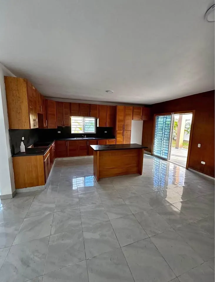 Main preview of se alquila hermosa casa ubicada en el residencial los caraballo